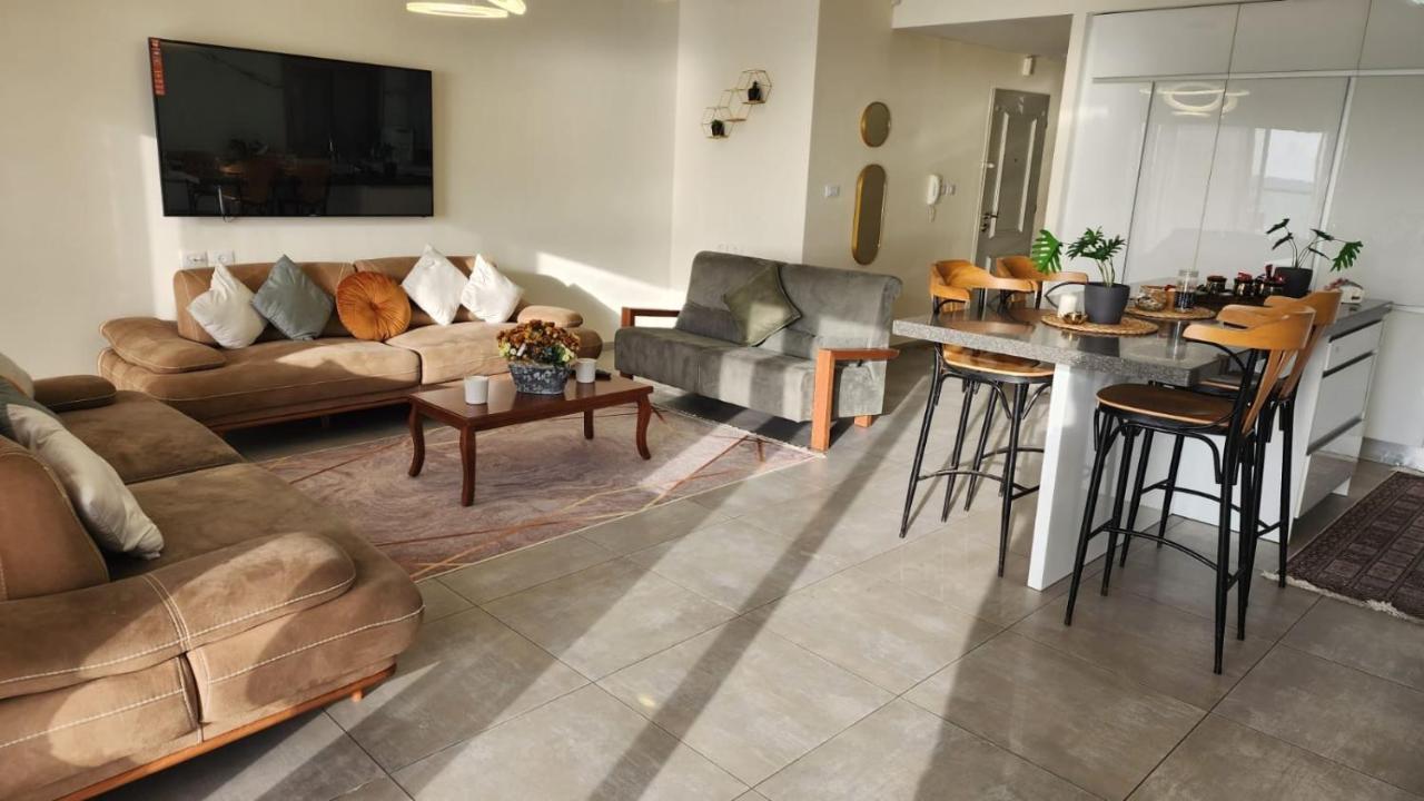 Appartamento Mobersham'S House In Acre Esterno foto